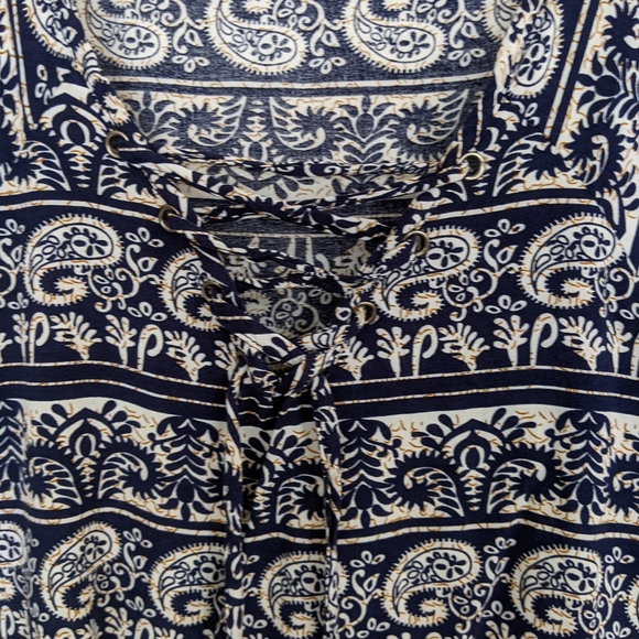 Papillon Paisley Print Lace Up Neckline T-Shirt - Picture 4 of 13
